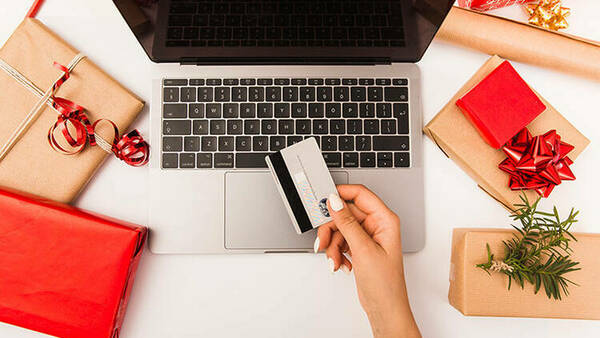Holiday Shopping Online Image